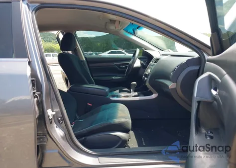 2015 Nissan Altima 2.5/2.5 S/2.5 Sl/2.5 Sv из США, поврежденный, VIN 1N4AL3AP2FC445720